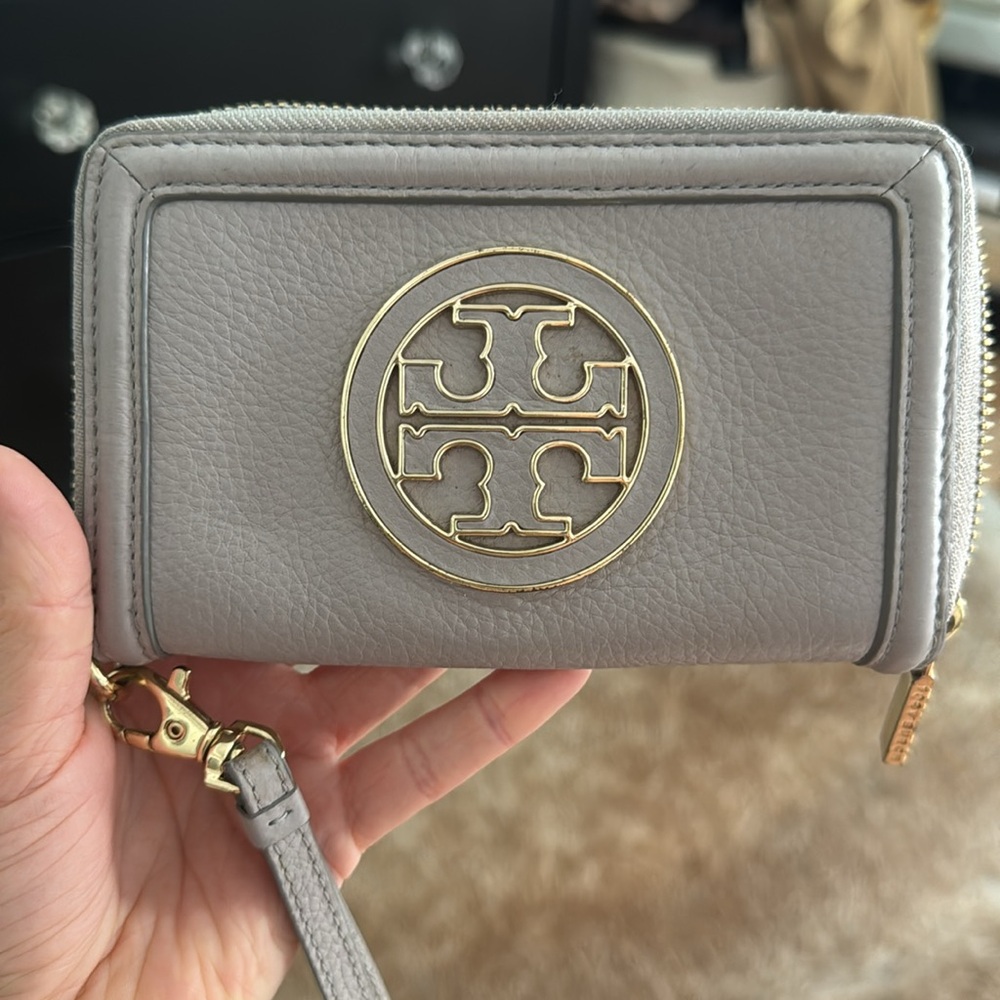 Tory Burch Light Gray Wallet with Gold Emblem